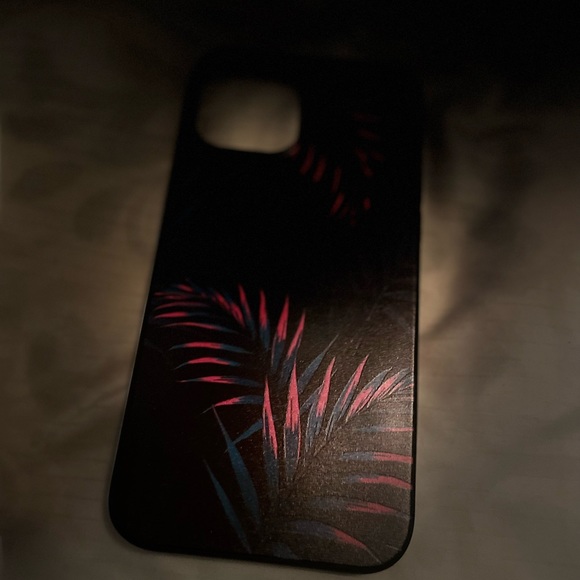 Selling all my IPhone 12 pro max covers, I lost my phone. Brand new and used - Picture 6 of 16